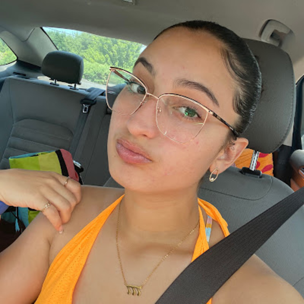 Meet your Posher, Aliya